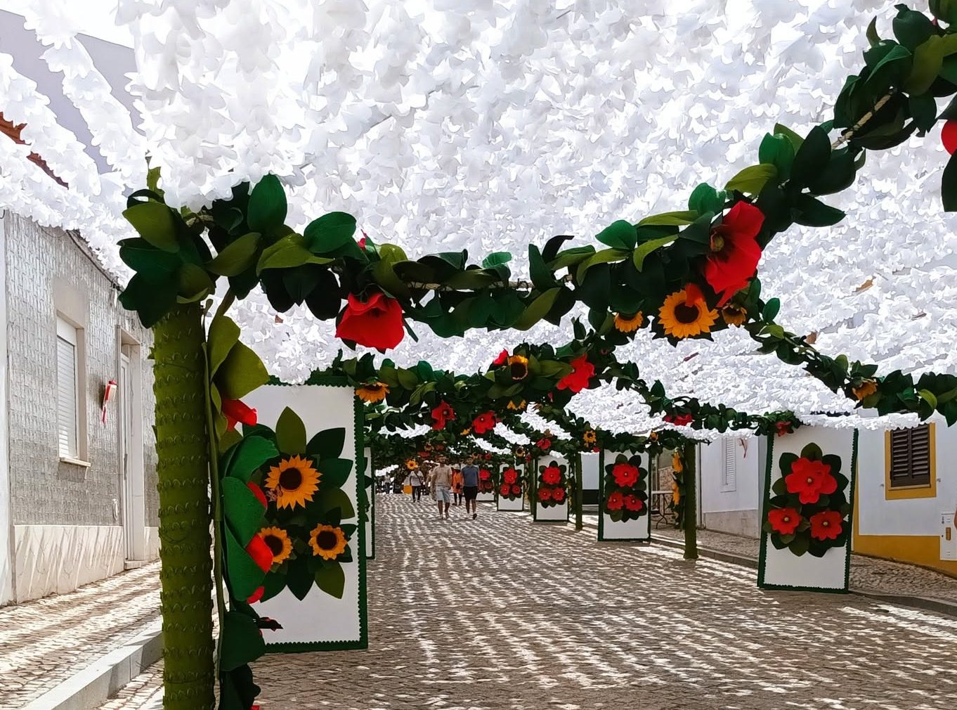 Arcebispo de Évora visita as Festas do Povo de Campo Maior